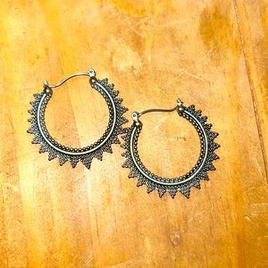 Dangle earrings, brand new, great condition